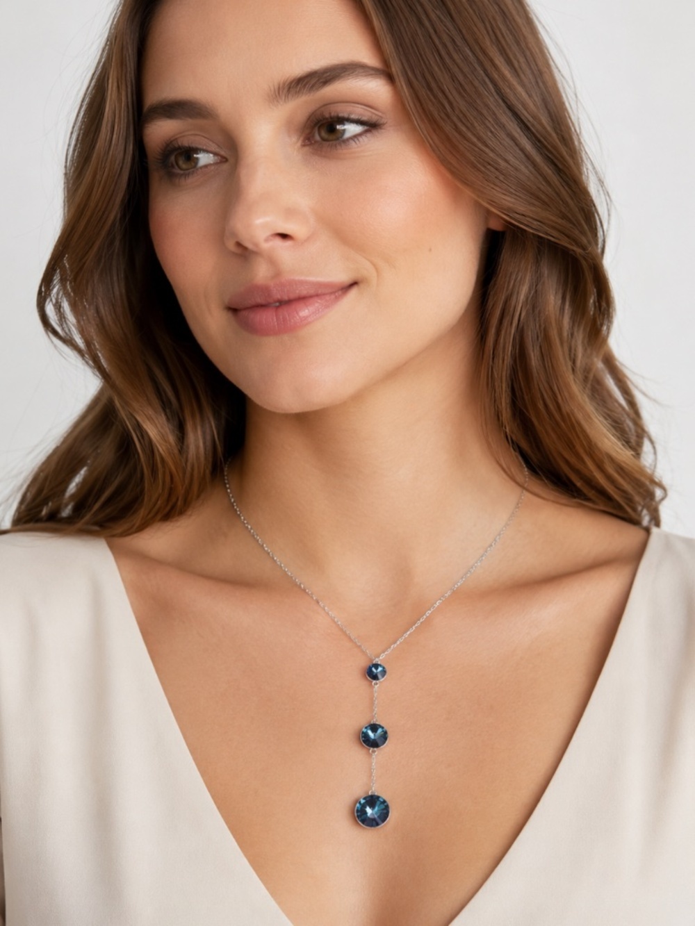 Graduated Necklace with Swarovski crystals